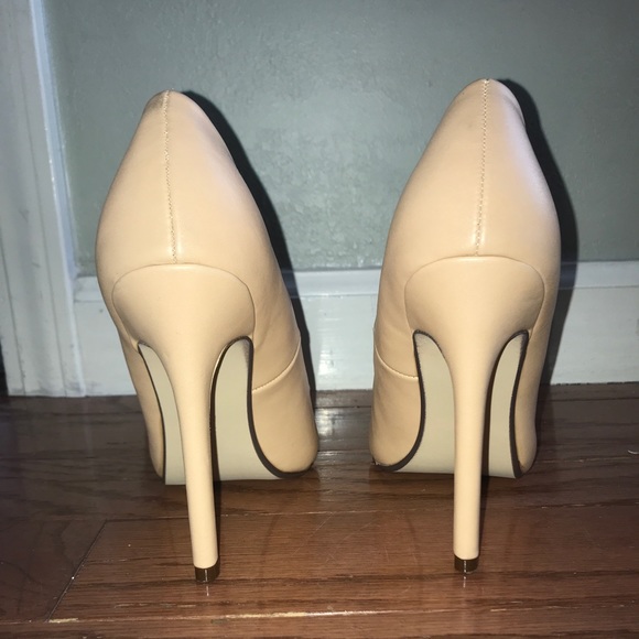 🚫SOLD🚫 Beige Pointed Toe Heel 👡 - Picture 4 of 8